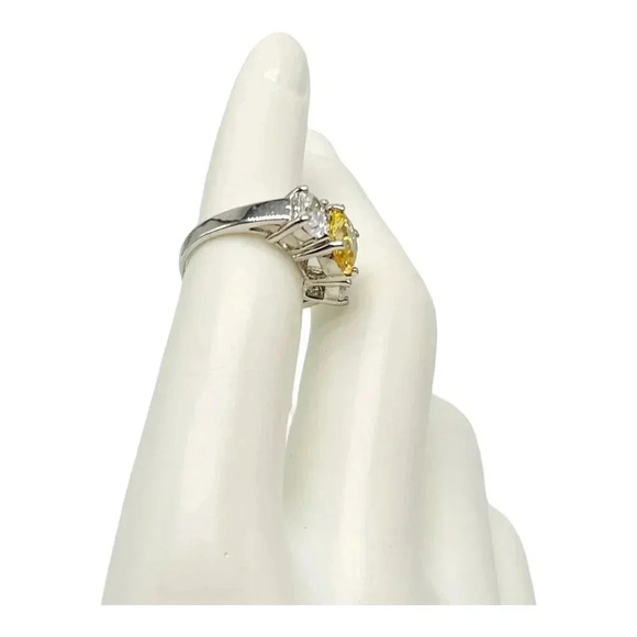 925 Sterling Silver Faceted Canary Yellow Cubic Zirconia Ring Vintage Size 5 - Picture 4 of 6